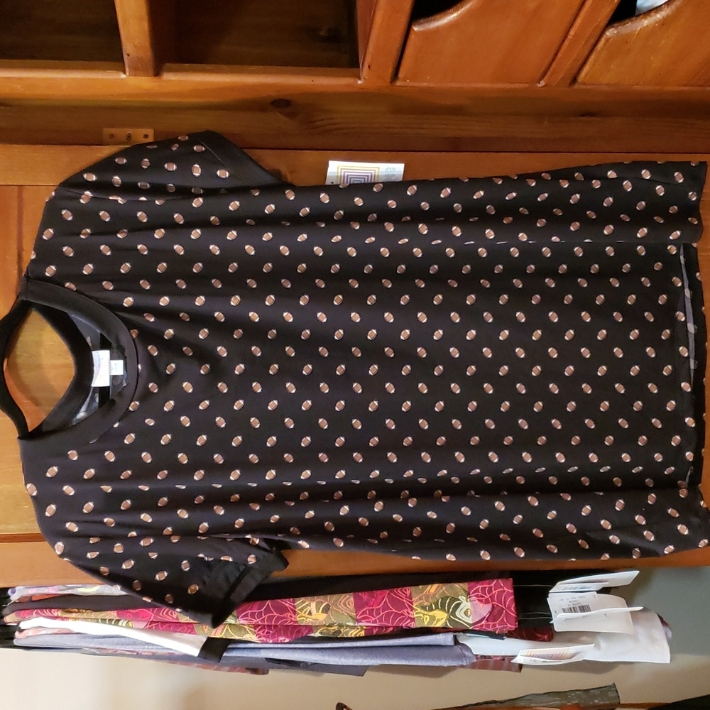 LuLaRoe Liv - Football - XL